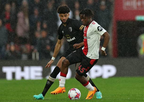 巴萨可能再次尝试出售阿劳霍 尤文曼联拜仁竞争.