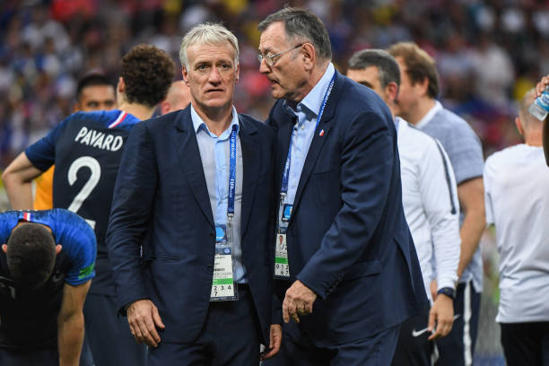 轻人中间掀 轻人中间掀